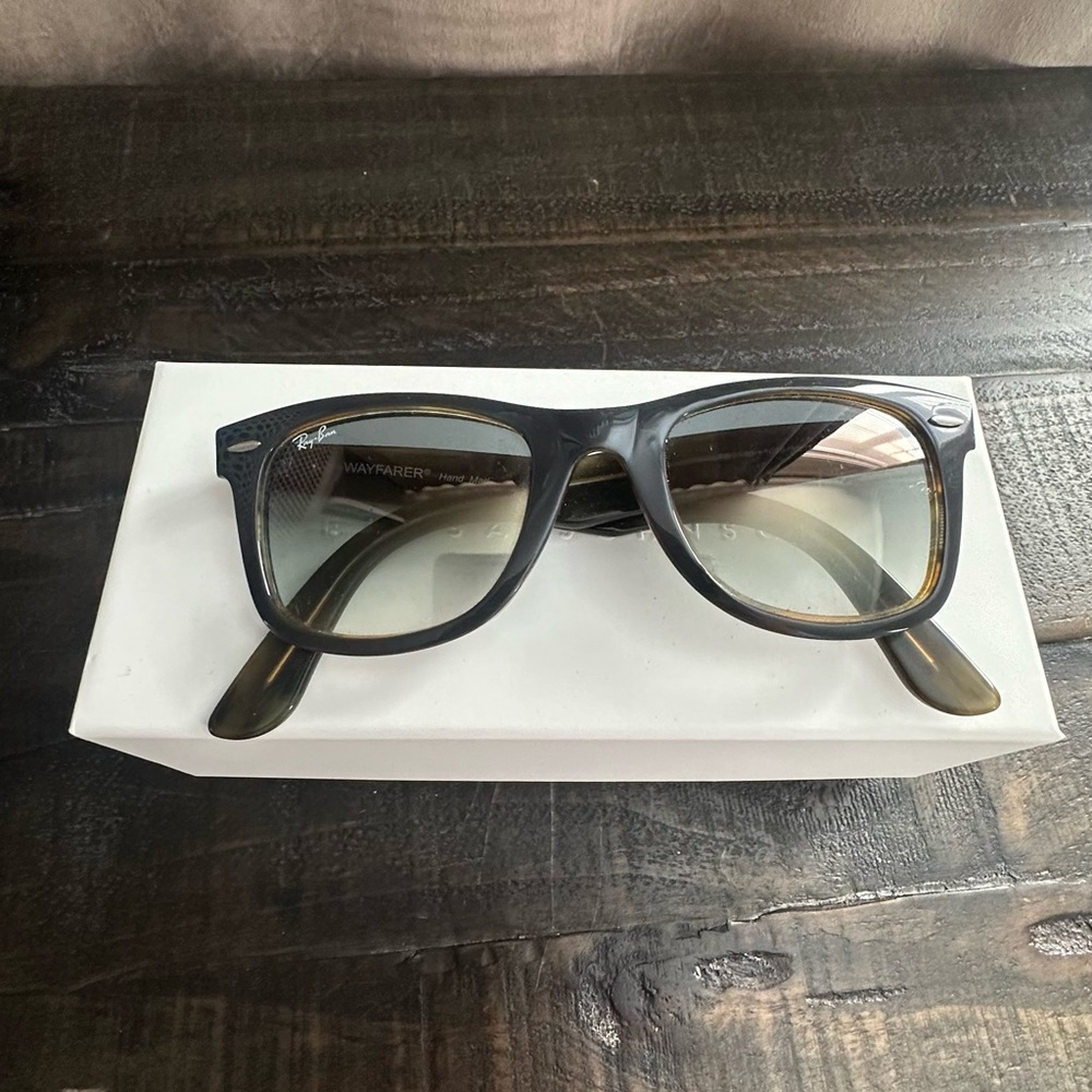 Ray-Ban Classic Black Wayfarer Sunglasses